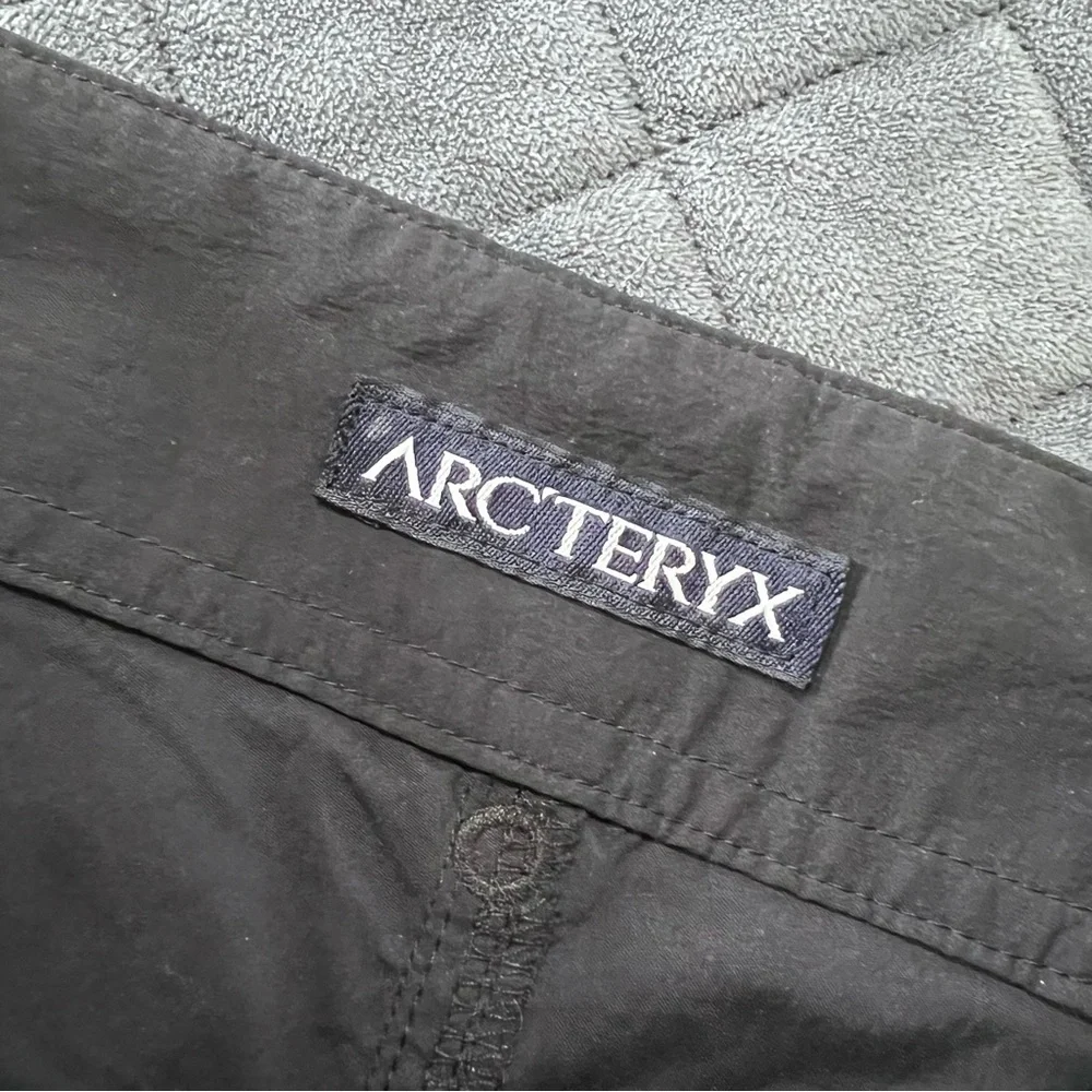 Arcteryx Parapet Trail Pants Women's Size 8 Black Hiking Outdoors Gorpcore B4